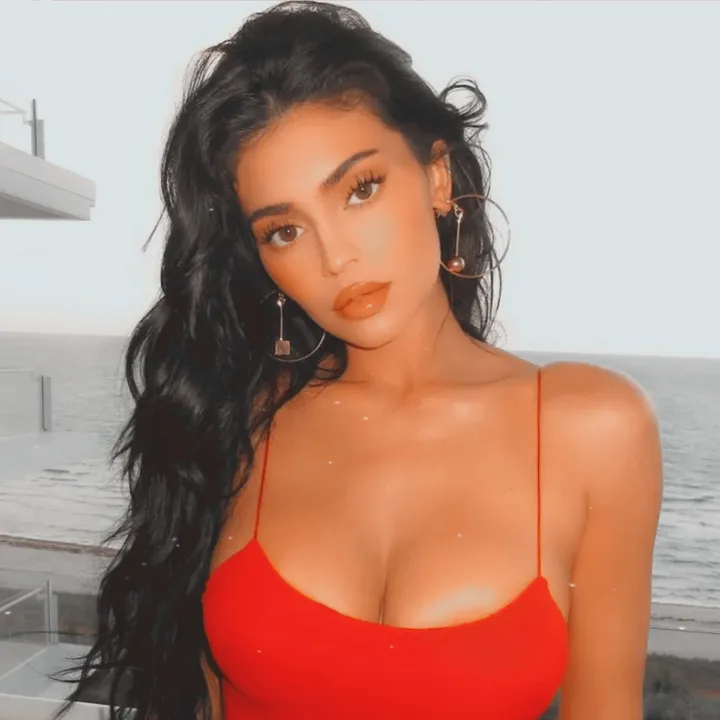 @kylie_jenner1097