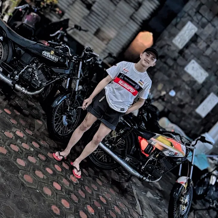 @g.adamm38