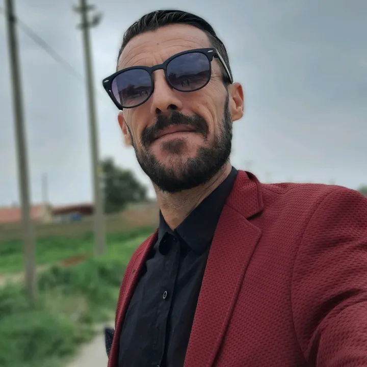 ali.efe.4242