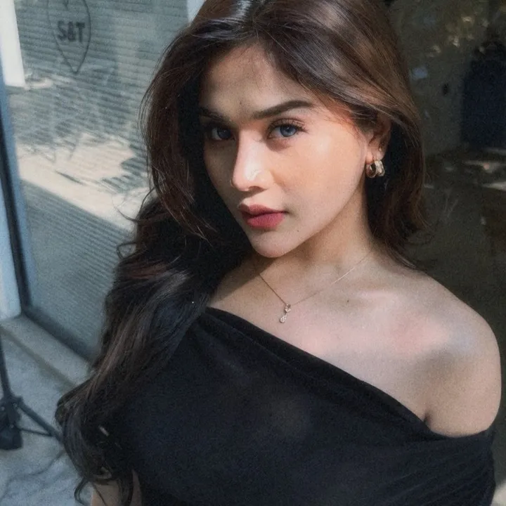 @radhasitaaa