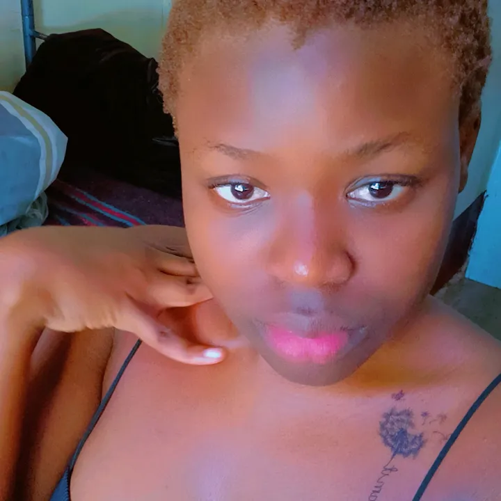 nickie3728