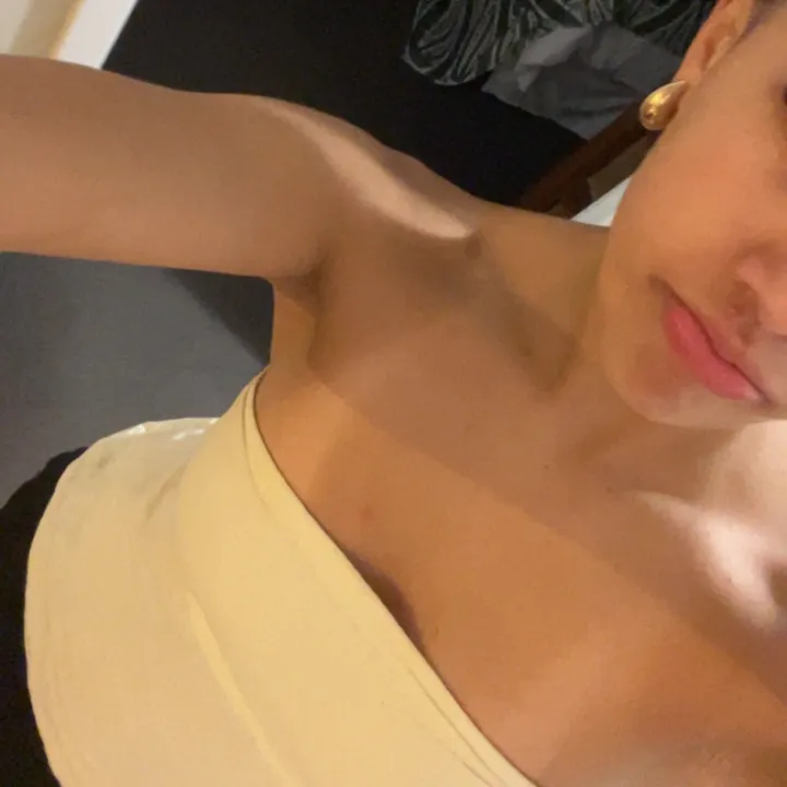 @khymani.abbott_