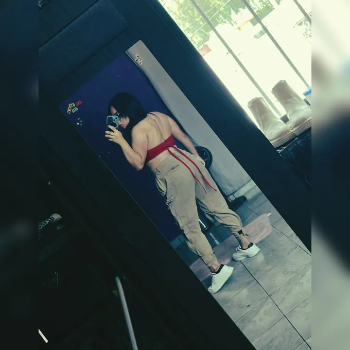 @_danibanana_