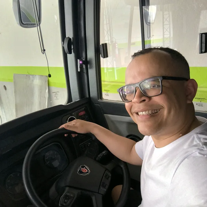 @alexbus.oficial