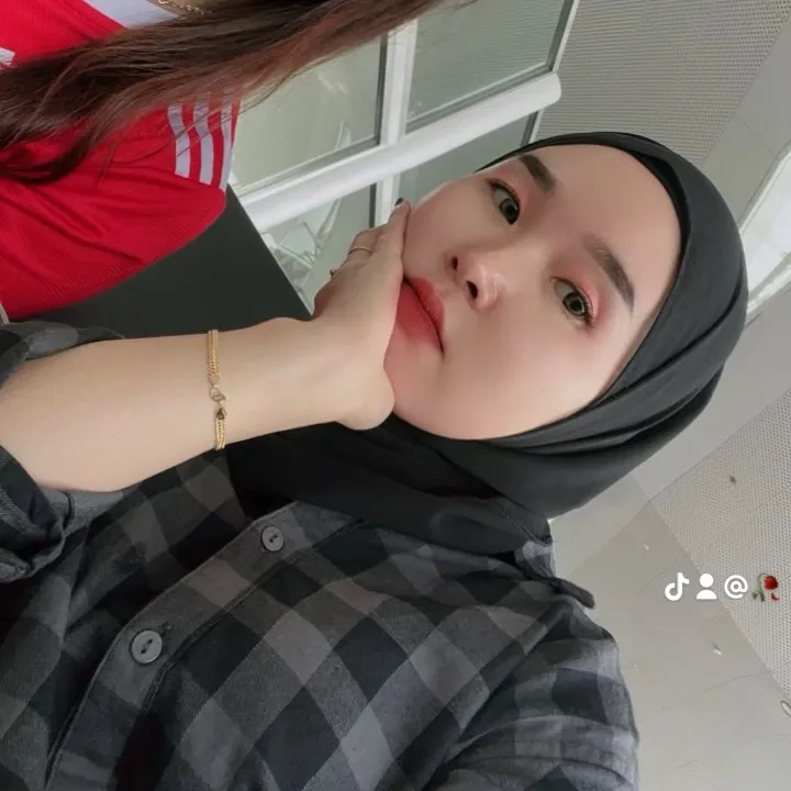 @adeirna71