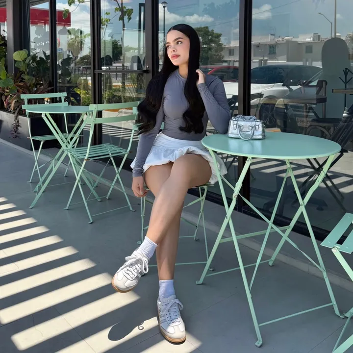@estefaniaburgoss