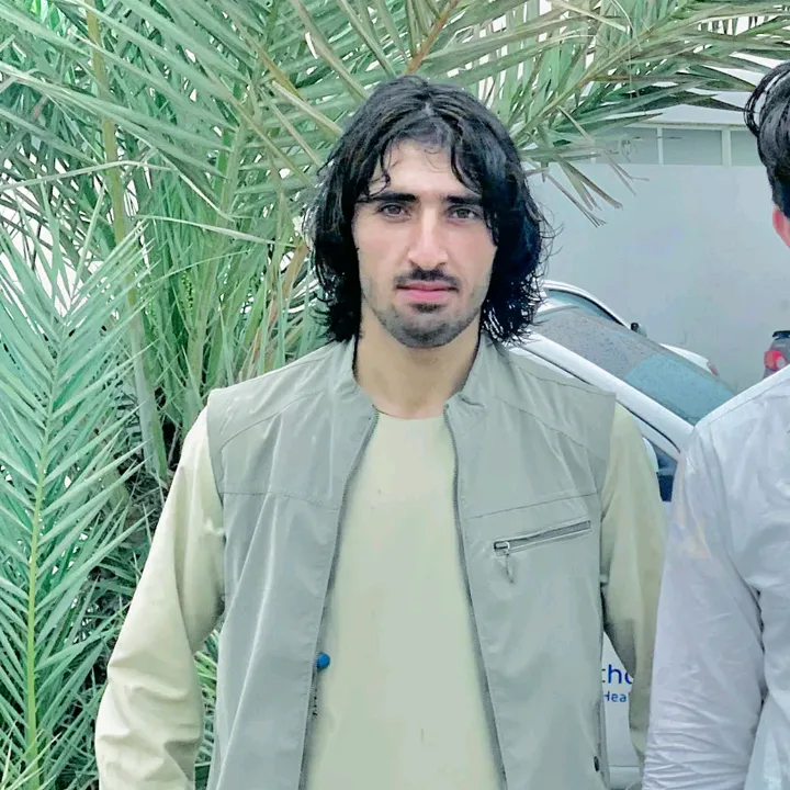@raiskhosti11