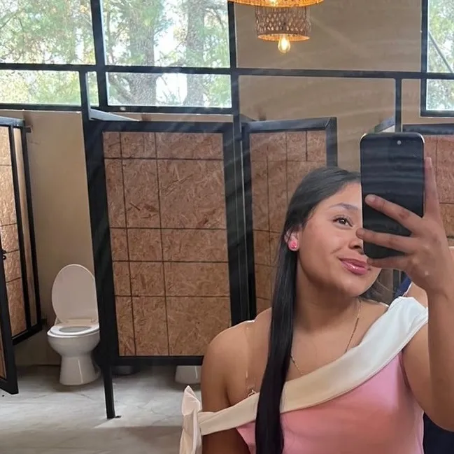 @melani_.272