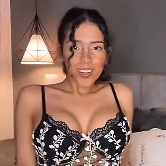 @valeriakelee