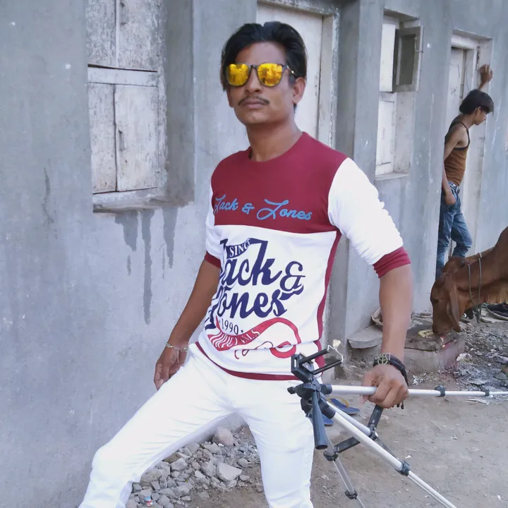 bobydeol8560