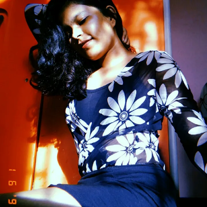 @_anshika_09_