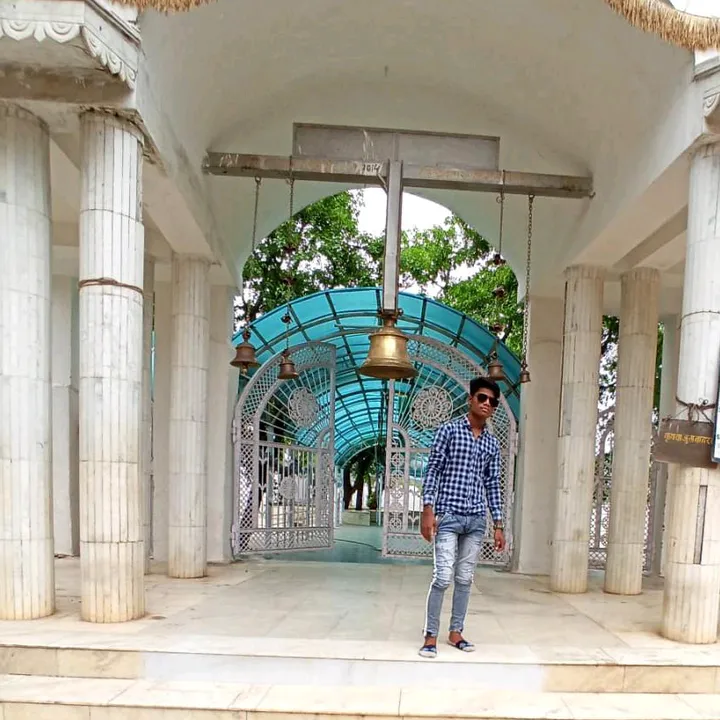 pakluaadil