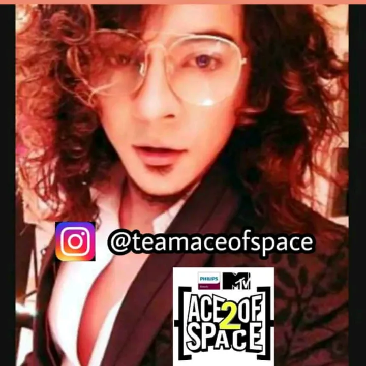 thecurlyhairedboy