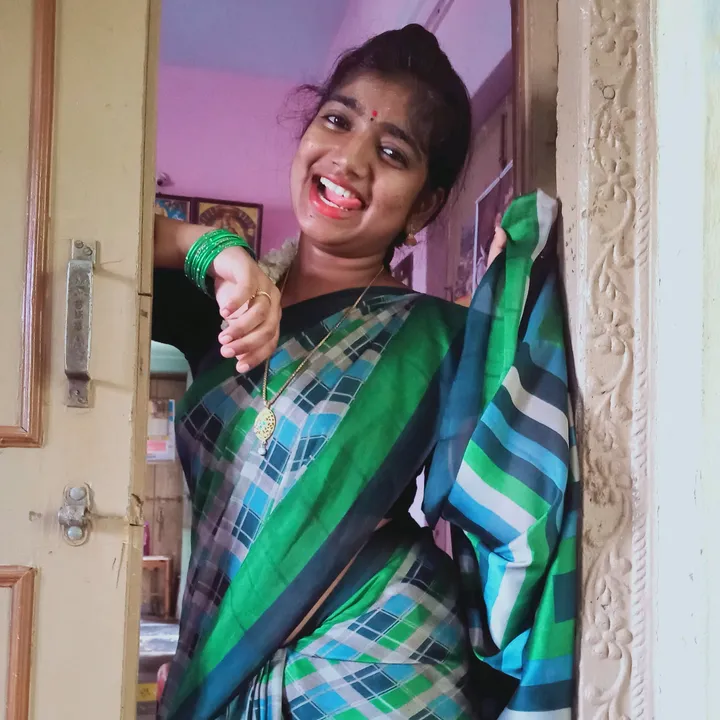 moms_girl_akhila