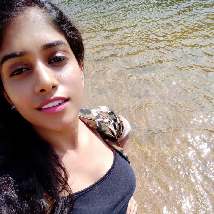 @nandini_abhi