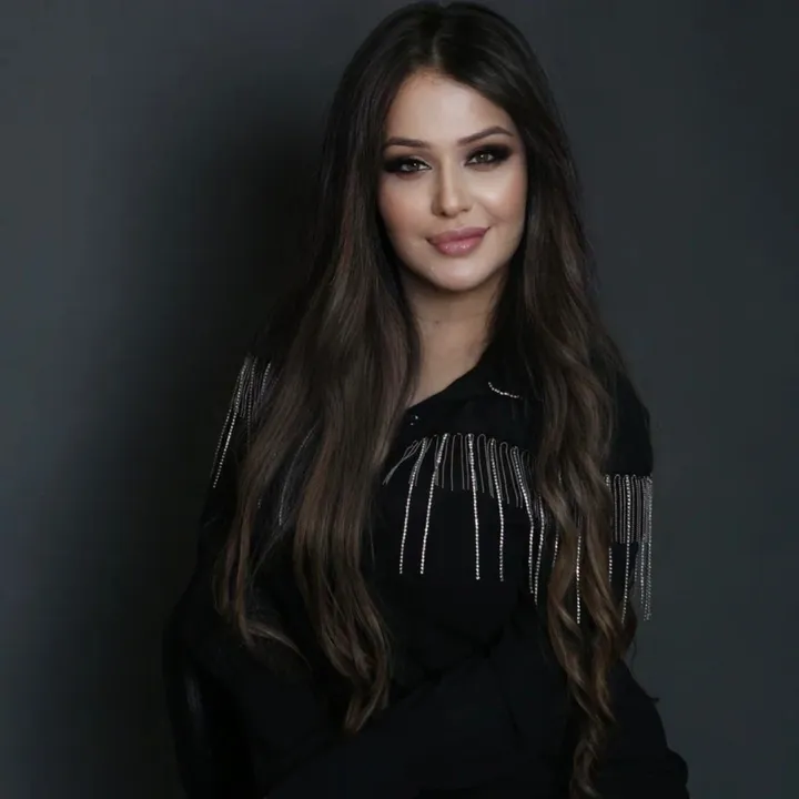 official_amina_kukolka