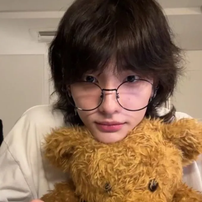 @elossaa_hyunjinnn