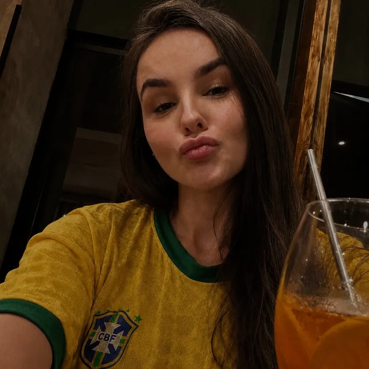 @andressaclais