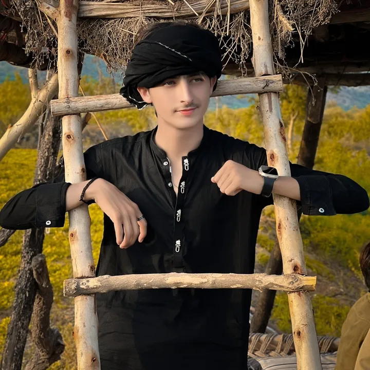 @hamza__.khattak