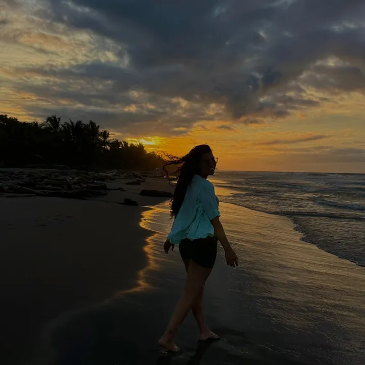 @luisabello__