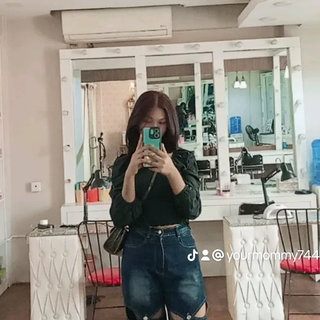 @yourmommy744