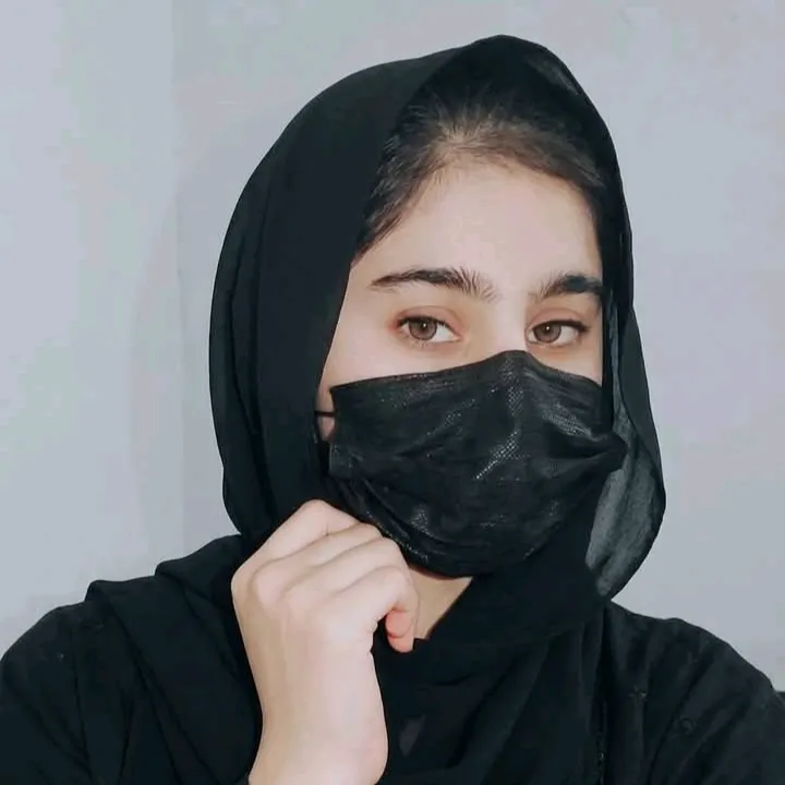 @queenayesha989