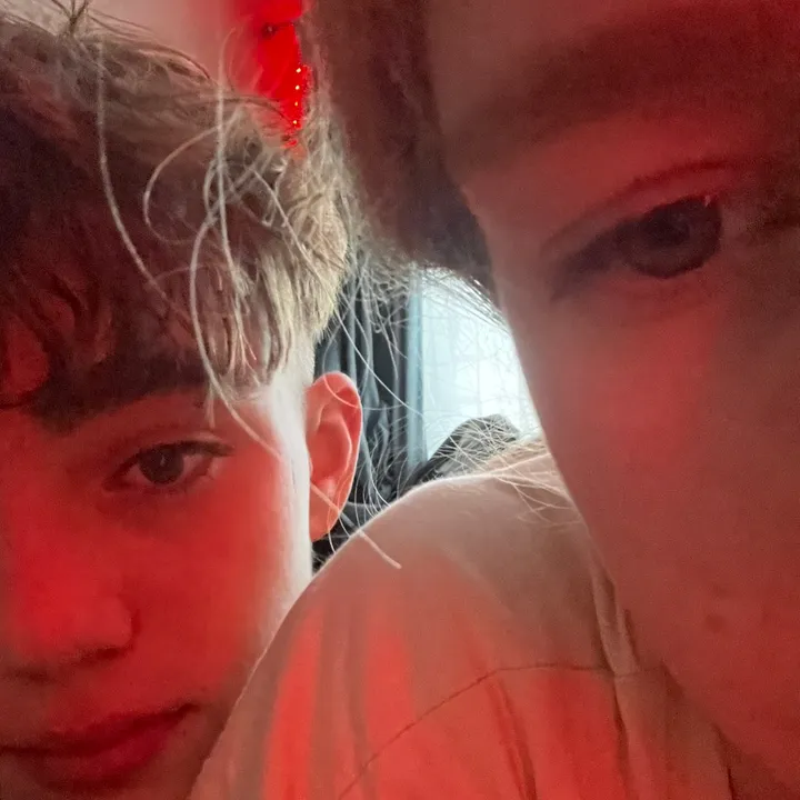 @emaaaaxz