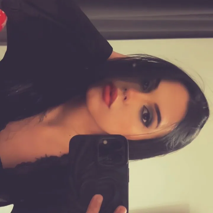 __queziiaaa_