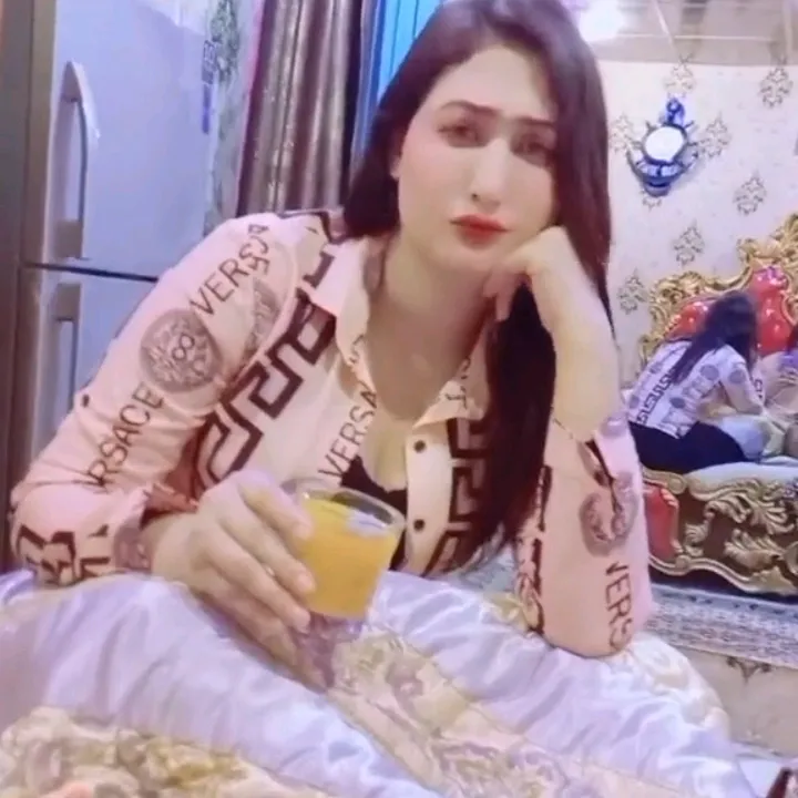 karishmaswabi1