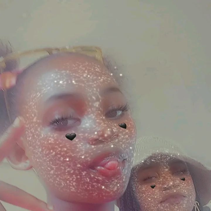 @ur.gurl.queenia