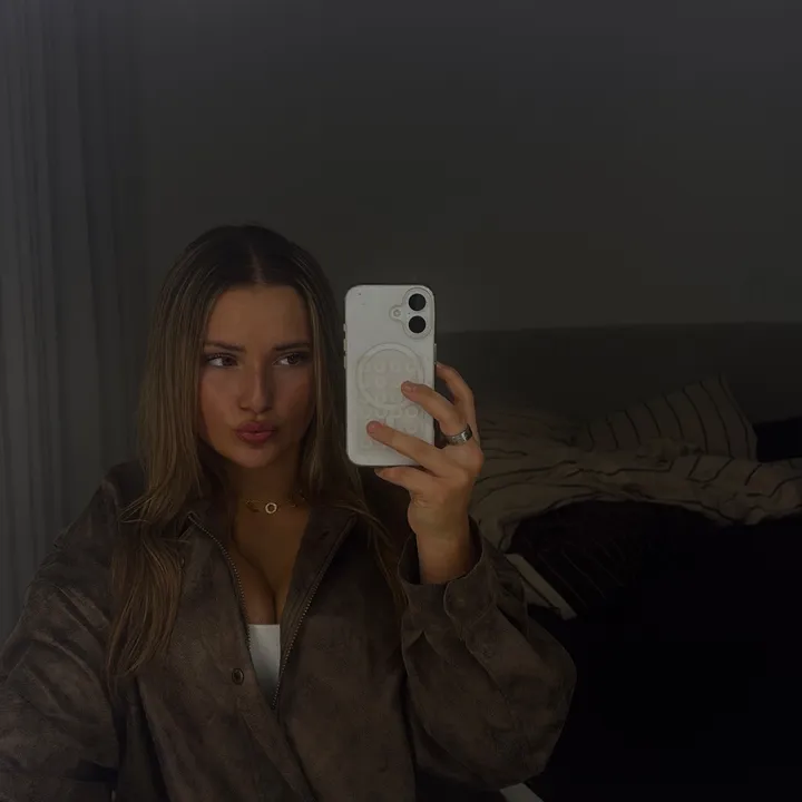 kyraclarky2