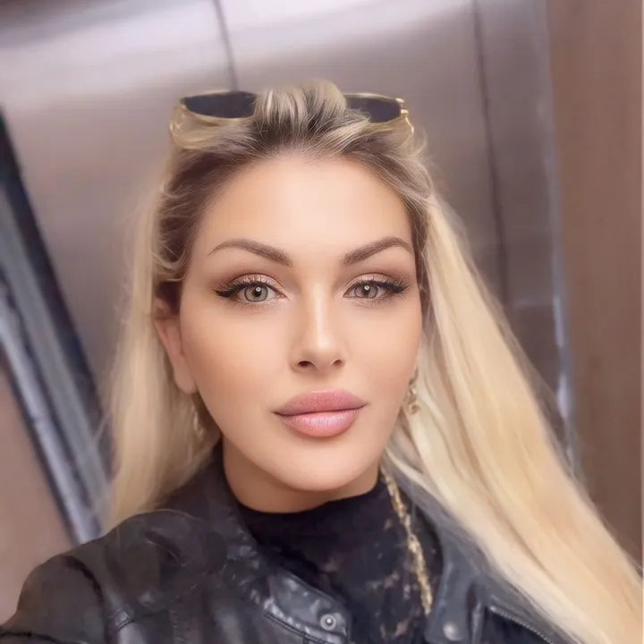lola.vlora