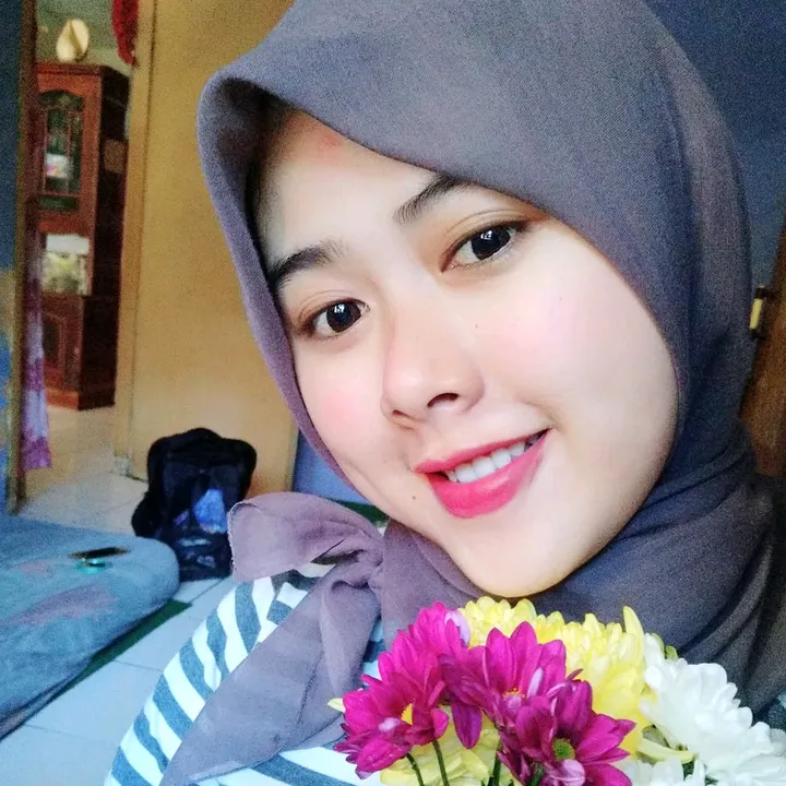 alinasetiaaisyah