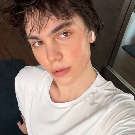 @a.closmain