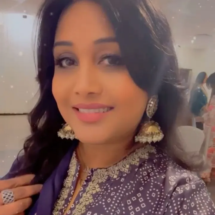 mtlpakistaniqueen