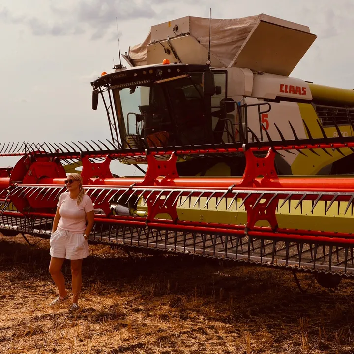 @girl.on.a.farm