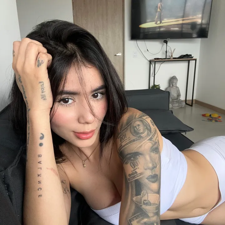 @jenniicasas11