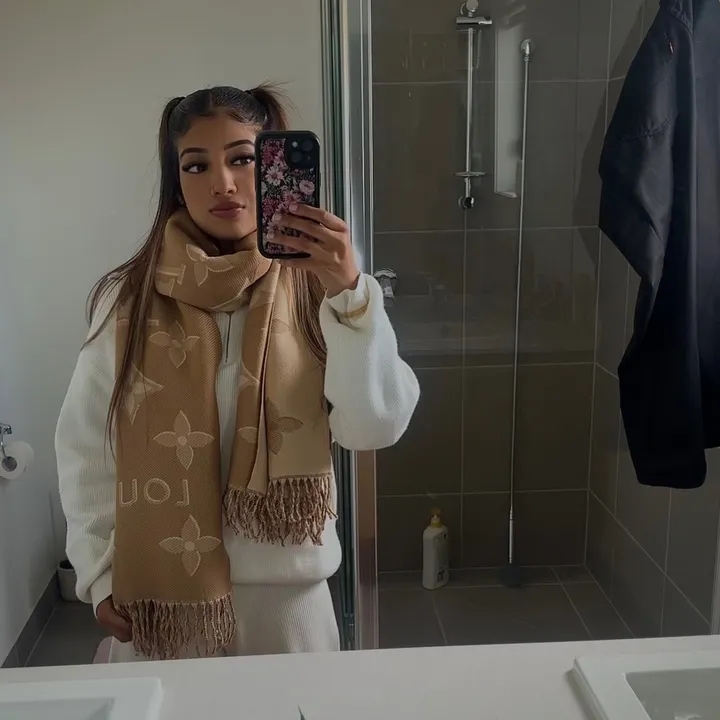 @r1haana