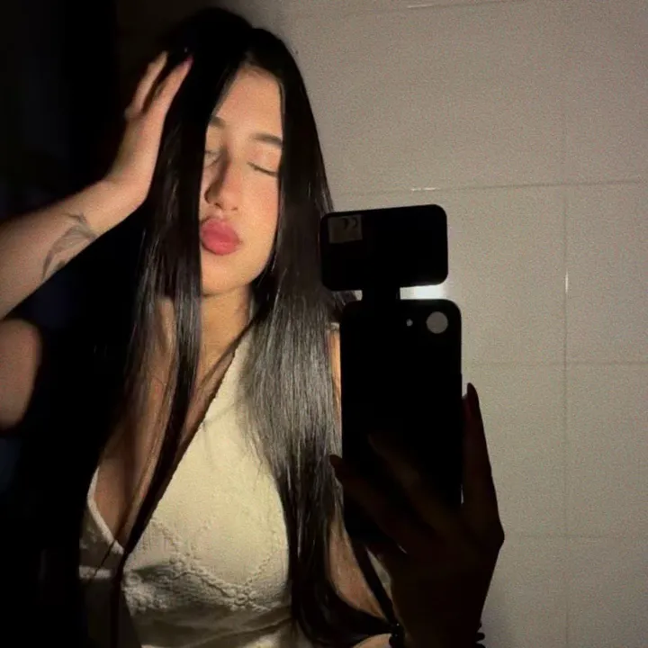 @isabellaflorez_21