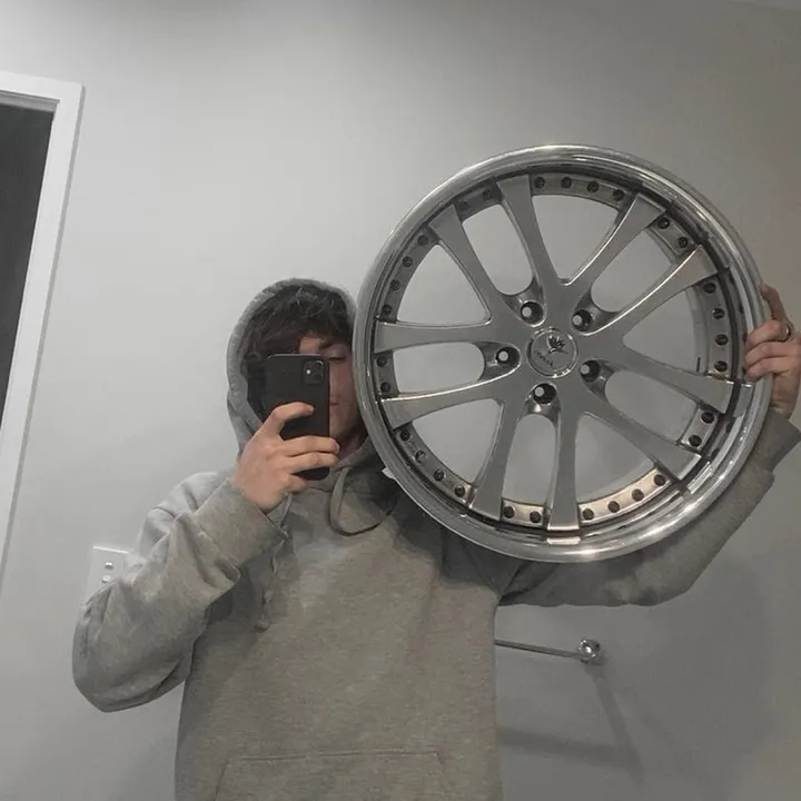 @laytxn._