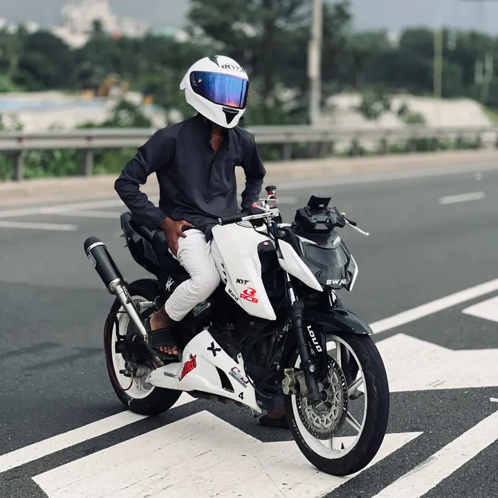 @4x.rider.1