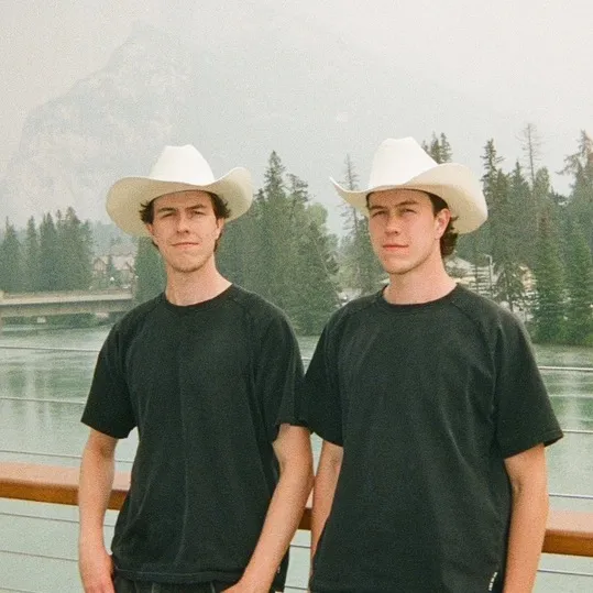 @theburnstwins