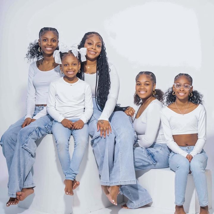 👩🏽👯‍♀️👯‍♀️ - original sound