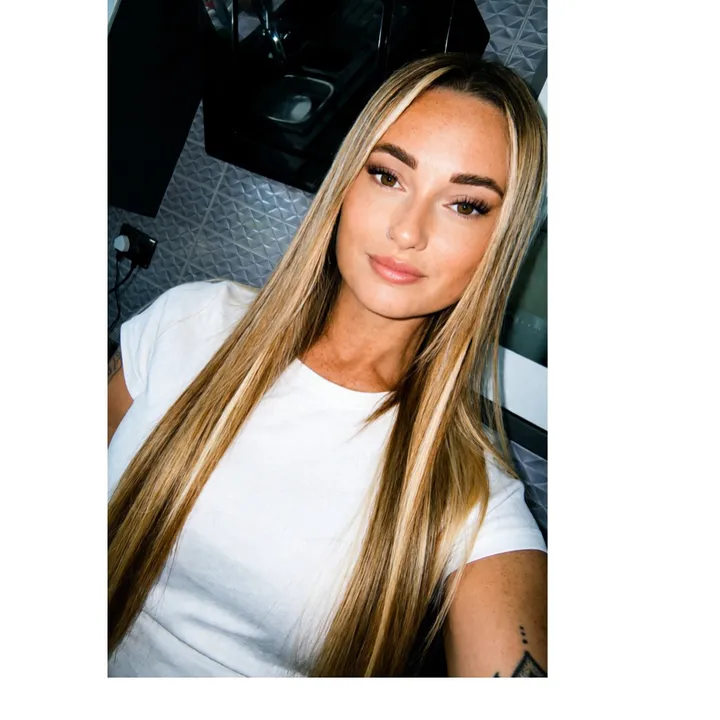 @hollie_lou93