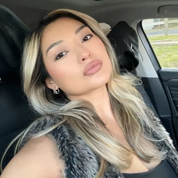 @glitzell