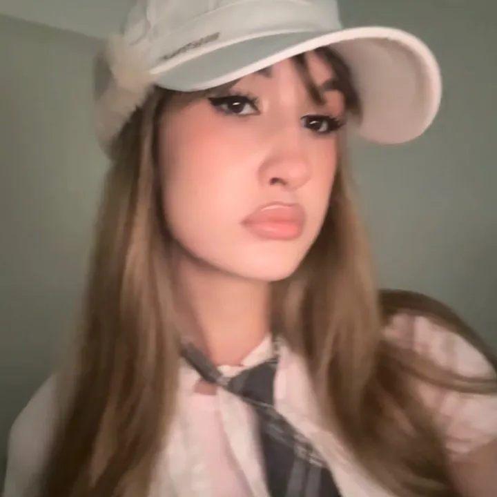 @olivialarisssa