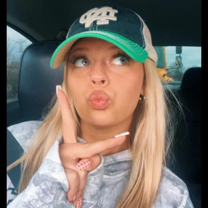 b0mbastic_bella