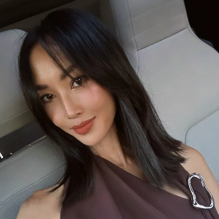 @chrisellelim