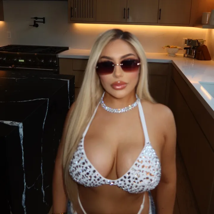 @lesleykarlette