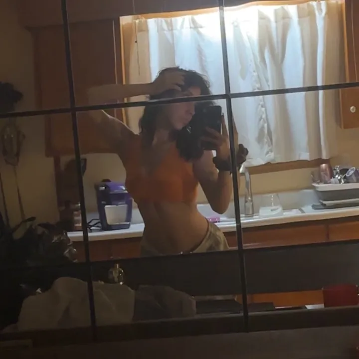 @izzylasker